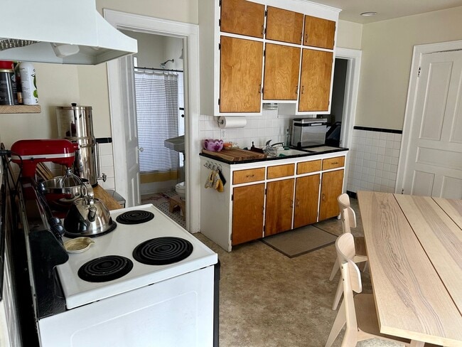 Building Photo - 3126 N Fratney St