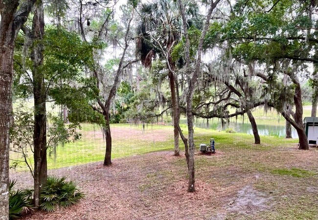 Building Photo - Fully furnished 55+ short term