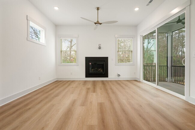 Building Photo - Beautiful 4-bedroom, 4-bathroom Custom Home Durham, NC