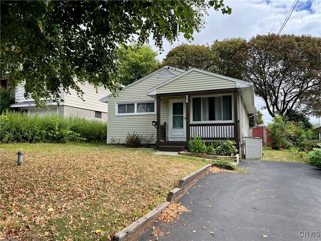 Primary Photo - 427 Mosley Dr