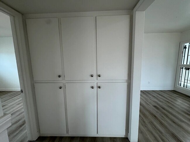 Building Photo - Hurlbut