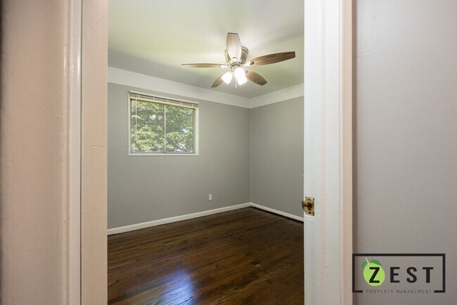 Building Photo - 3BDRM Warren Home!