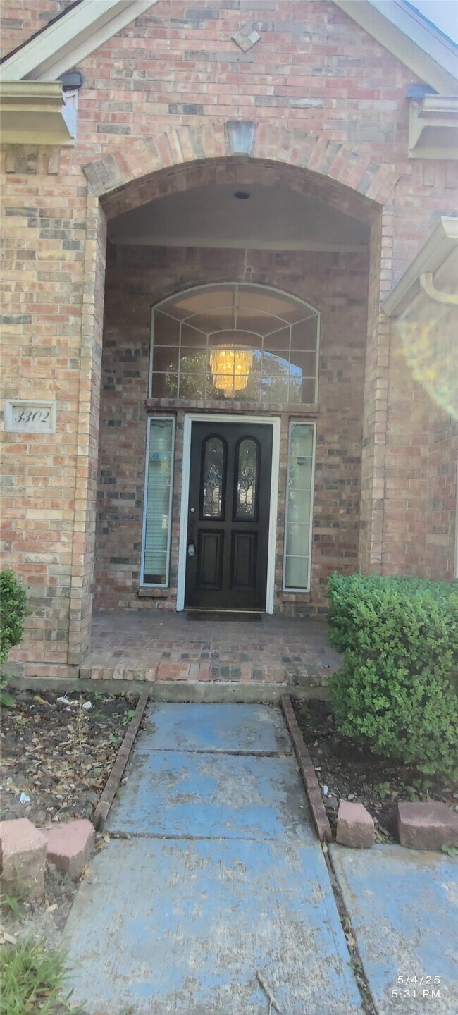 Building Photo - 3302 E Cedar Hollow Dr