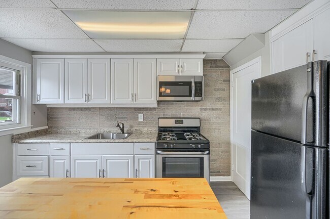 Building Photo - 2230 Coralthorn Rd