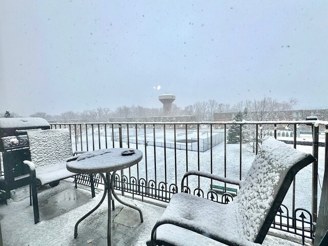 Building Photo - 573 Fairway View Dr