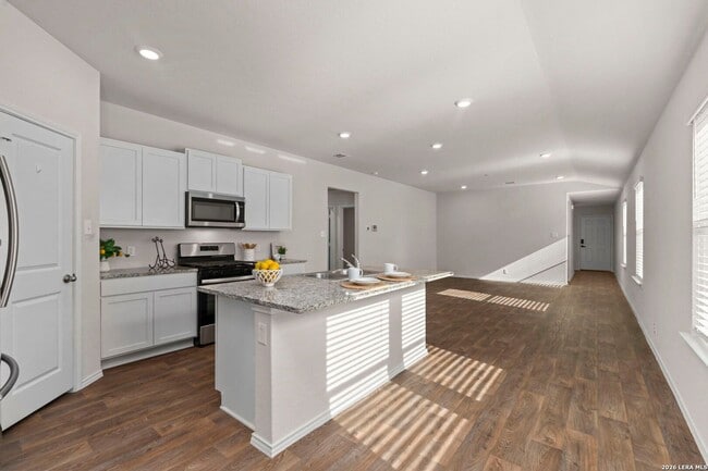 Building Photo - 3 Bedroom/2 Bath Redbird Ranch Subdivision