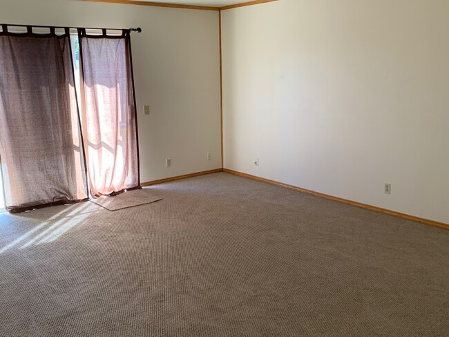 Building Photo - 3 Bedroom Goleta Home