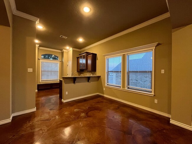 Building Photo - 3 Bedroom Single Family Home