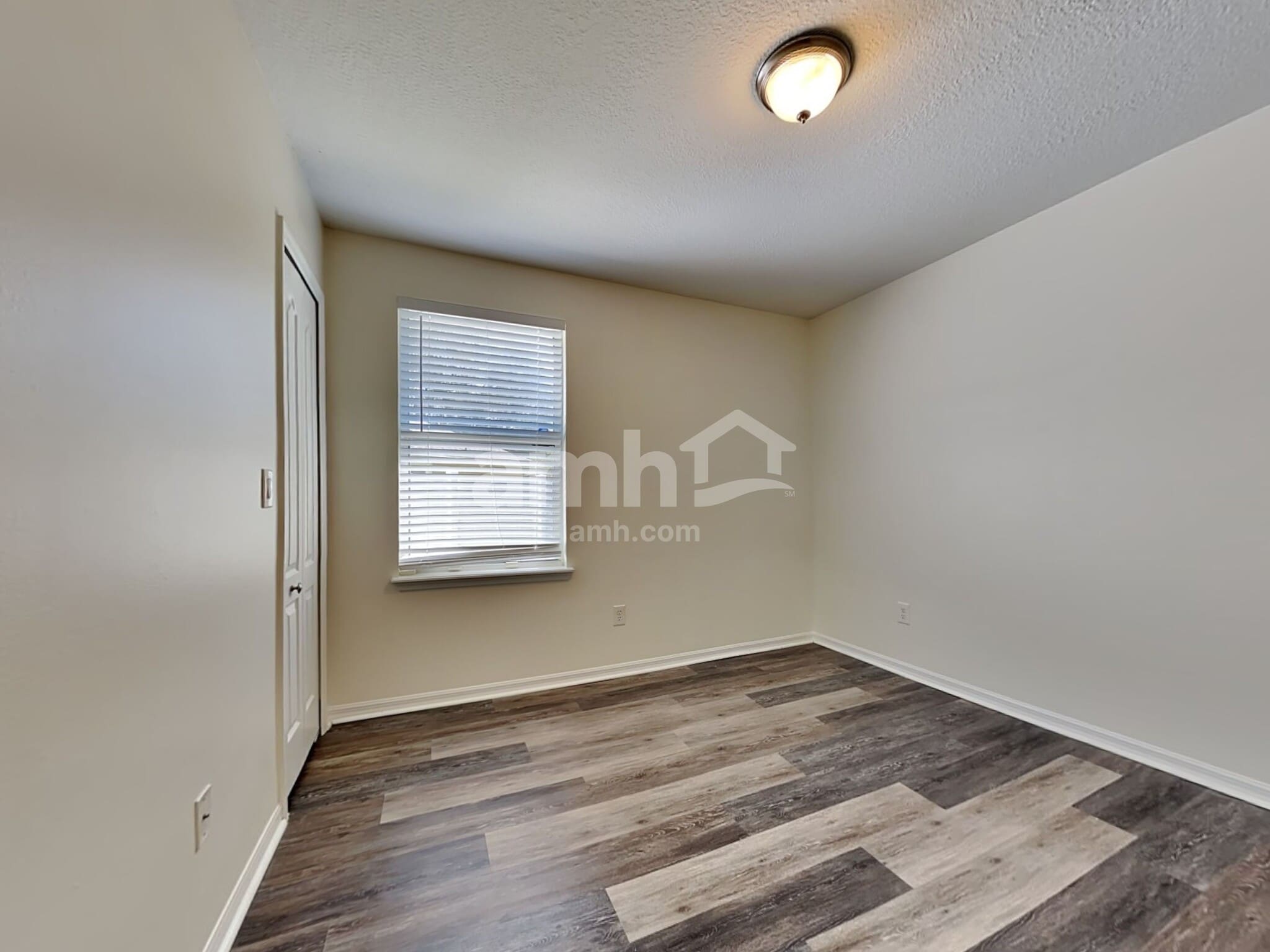 Building Photo - 408 Corklan Ct