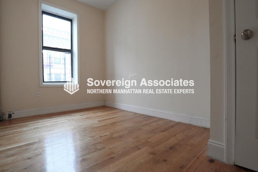 Building Photo - 573 W 159th St