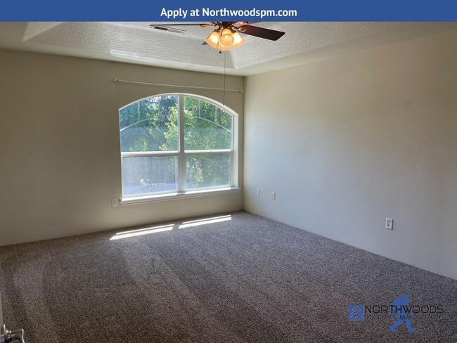 Building Photo - Beautiful 2 Story Home 3 Bdm/2.5 Bath in Q...