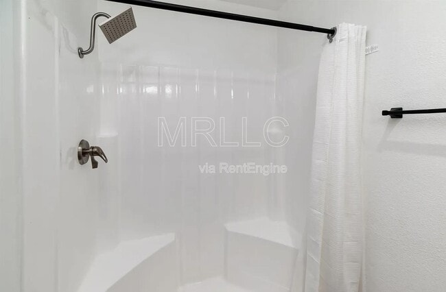 Building Photo - 6738 University Ave