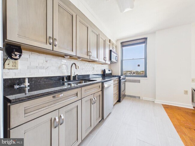 Building Photo - 2601 Pennsylvania Ave