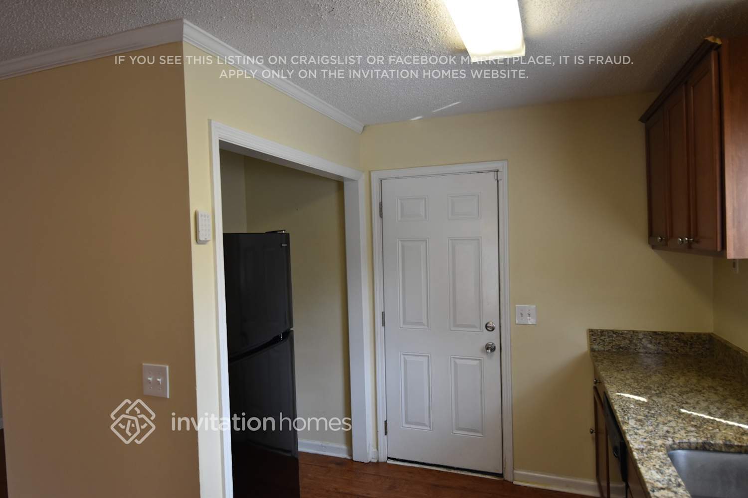 Building Photo - 1540 Rose Garden Ln