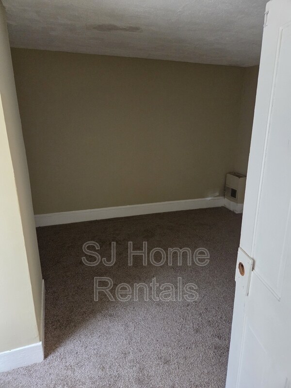 Building Photo - 649 Bordentown Rd