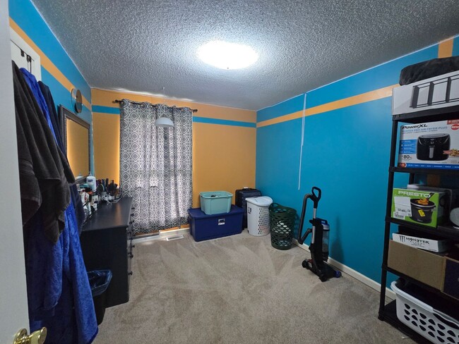 Building Photo - 1/2 OFF 1st Month's Rent
