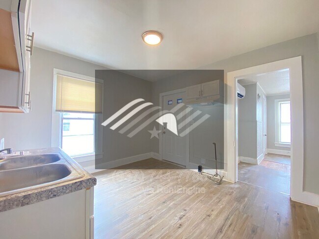 Building Photo - 323 Harrison St