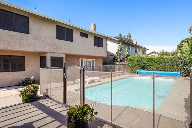 Building Photo - Corner Lot, In-ground Pool