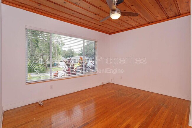 Building Photo - 1235 Ayrshire St