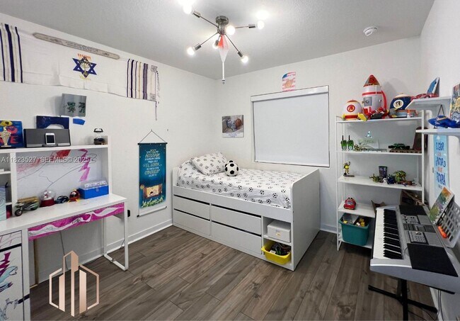 Building Photo - 1178 SE 23rd Ave