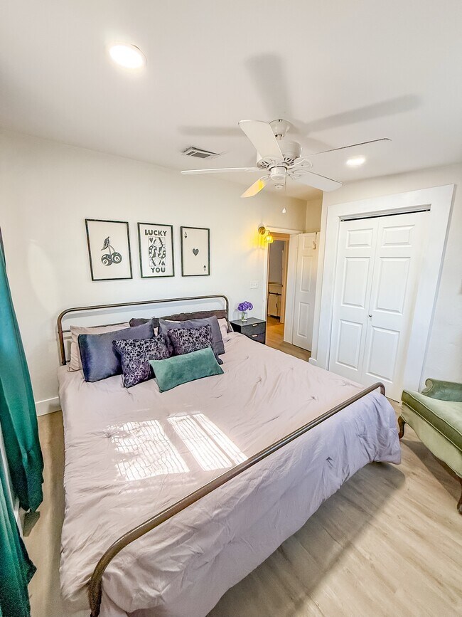 Building Photo - 76 Carson Dr NE