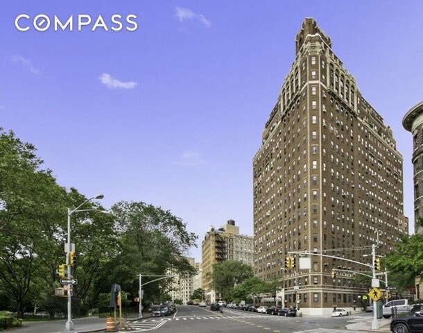 Building Photo - 230 Riverside Dr