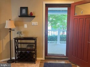 Building Photo - 8613 Brandt Pl