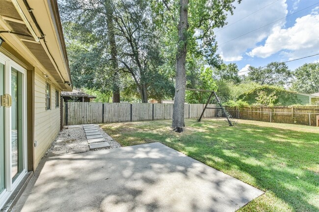 Building Photo - 7106 Pinetex Dr