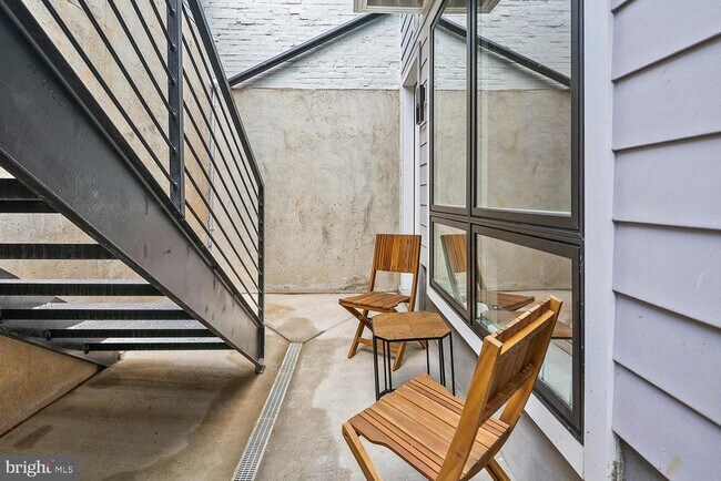 Building Photo - 1316 8th St NW