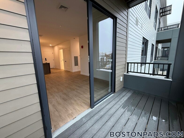 Building Photo - 199 Gardner St