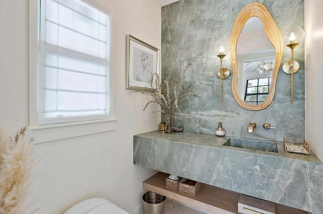 Building Photo - 3211 Washington Rd