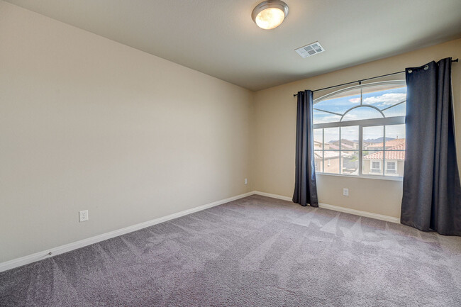 Building Photo - 706 Eros Ct