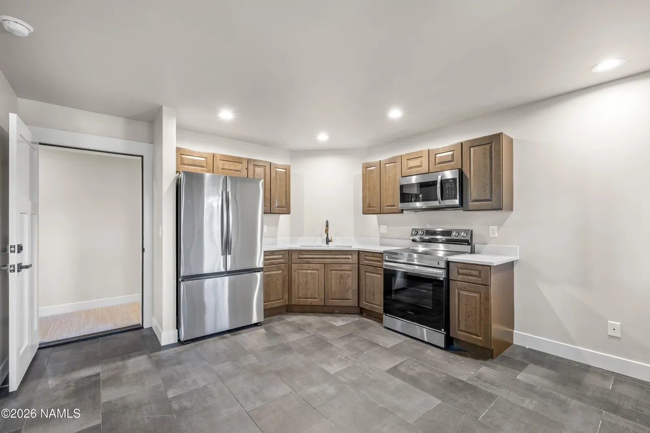 Building Photo - 1183 N Worthington Pl