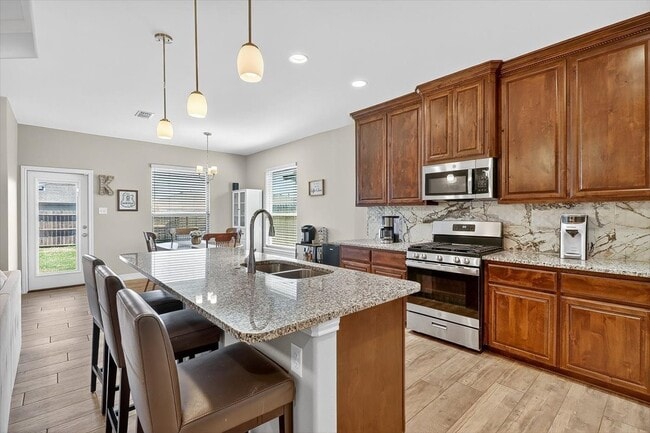 Building Photo - 2214 Cuarzo Dr