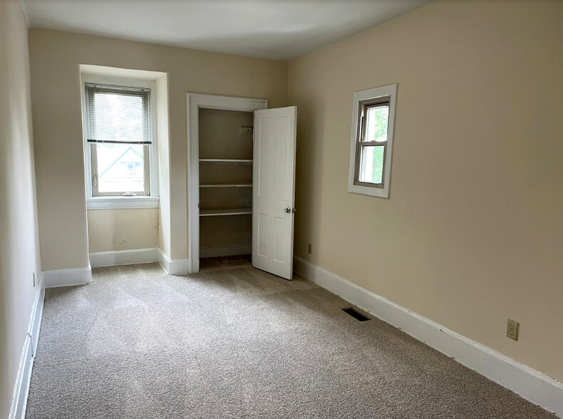 Building Photo - 2614 Eden Ave