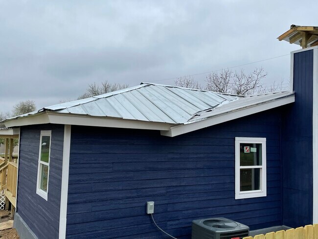 Building Photo - 1451 Janet Gale St