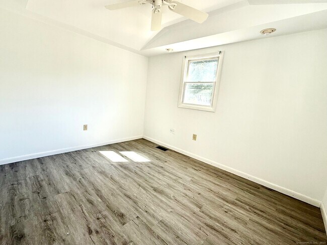 Building Photo - 151 Bailey Ave