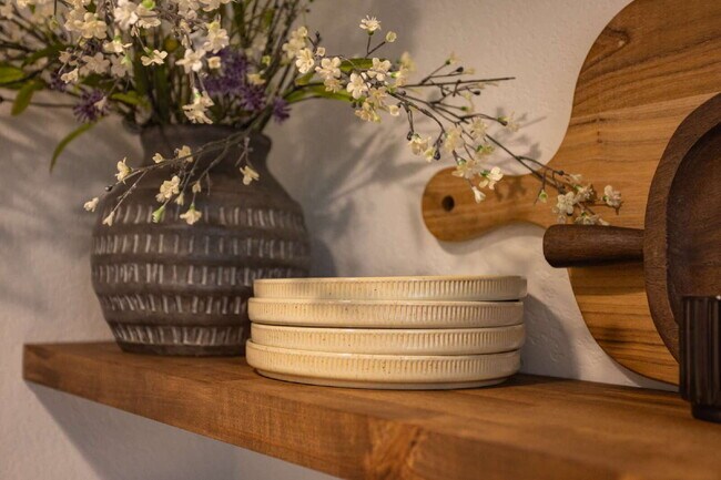 Building Photo - 300 N Inca St