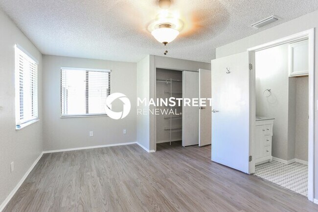 Building Photo - 3 Bedroom Pet-Friendly Home in New Port Richey, FL with Main Street Renewal