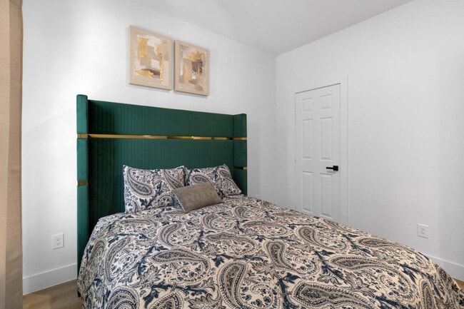 Building Photo - 6726 Dumble St