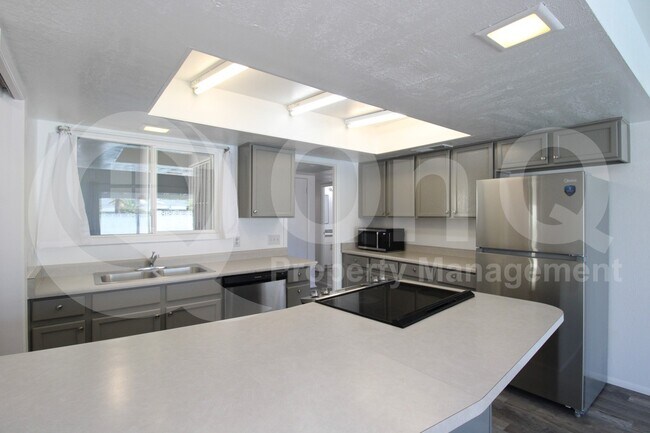 Building Photo - 124 E Minton Dr