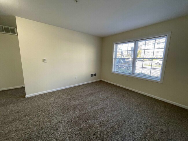 Building Photo - 10 Sentinel Court