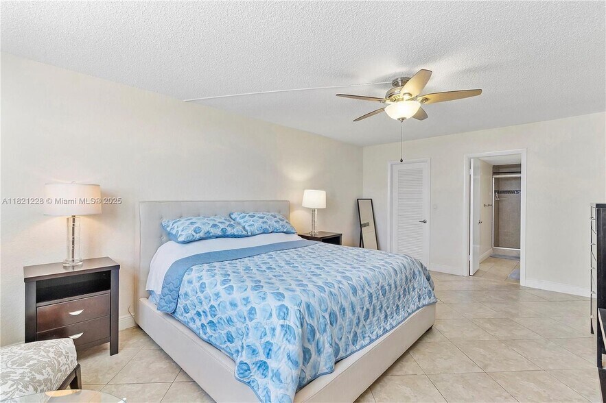 Building Photo - 1401 S Ocean Dr