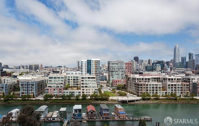 Building Photo - 708 Long Bridge St