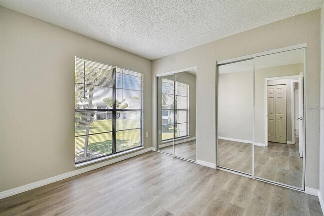 Building Photo - 726 Haven Pl