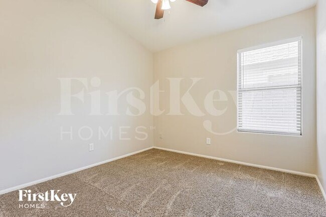 Building Photo - 4225 E Coal St