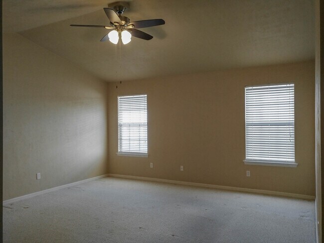 Building Photo - 3 Bed 2 Bath in Walnut Creek, Great NW Gainesville Location