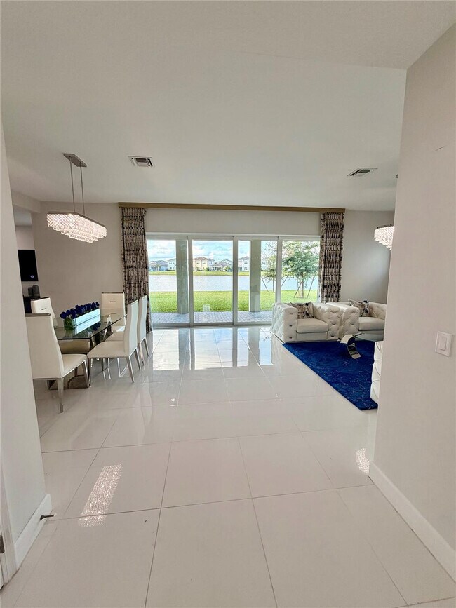 Building Photo - 15131 Courtland Ct