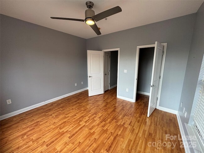 Building Photo - 559 New Bern Station Ct