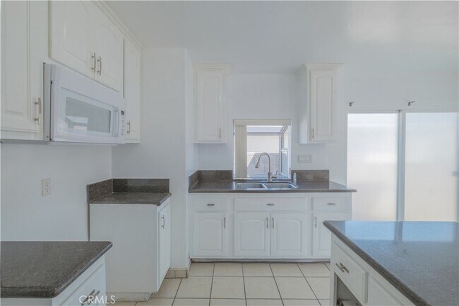 Building Photo - 4433 Triggs St